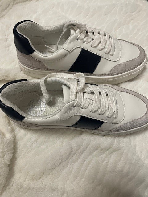 Size 7.5 - Antonio Melani sneakers