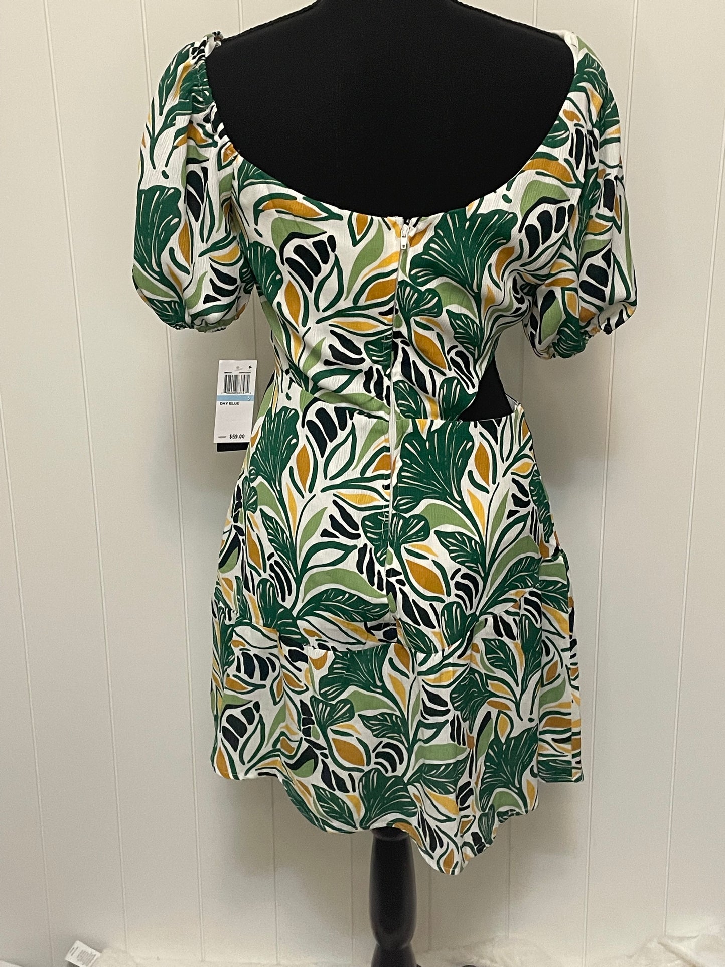 *CLEARANCE* Size 5 - NWT City Studio cutout dress