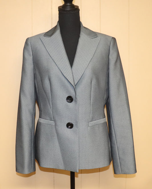 Size 8 - Le Suit 2 piece suit